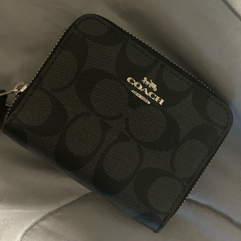 ✨coach wallet✨